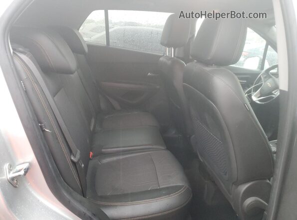 KL7CJLSB6JB719010 2018 CHEVROLET TRAX Gray Vista interior trasera