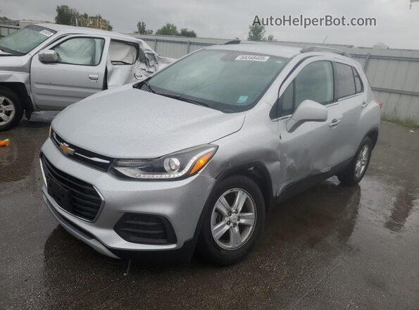 KL7CJLSB6JB719010 2018 CHEVROLET TRAX Gray Vista tres cuartos delantera izquierda