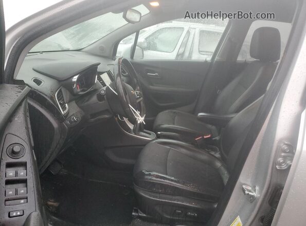 KL7CJLSB6JB719010 2018 CHEVROLET TRAX Gray Vista interior delantera