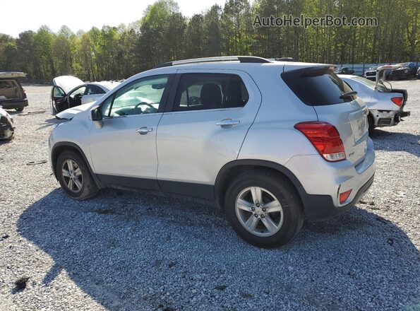KL7CJLSB7JB600009 2018 CHEVROLET TRAX Серебряный Задняя левая четверть