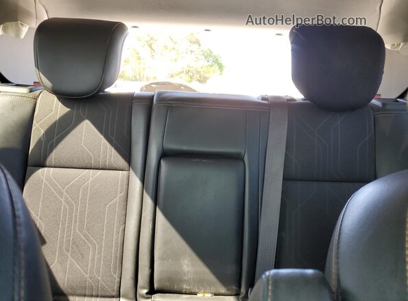 KL7CJLSB7JB600009 2018 CHEVROLET TRAX Серебряный Вид задних сидений