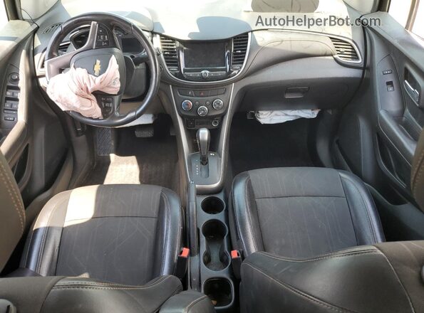 KL7CJPSB4JB712595 2018 CHEVROLET TRAX White წინა პანელის ხედი