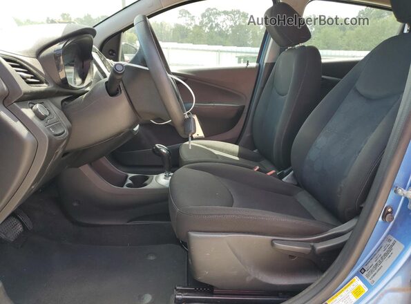 KL8CB6SA1JC433318 2018 CHEVROLET SPARK Blue Вид салону спереду