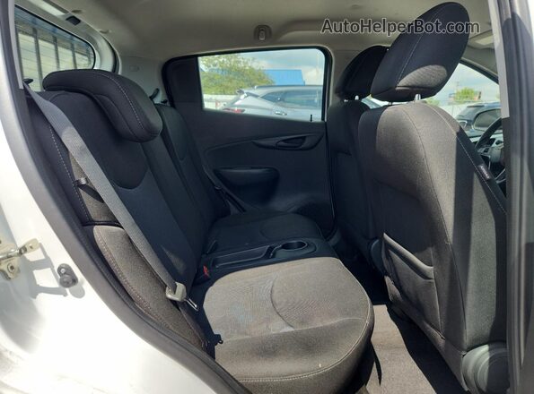KL8CD6SAXJC419914 2018 CHEVROLET SPARK White უკანა სავარძლების ხედი