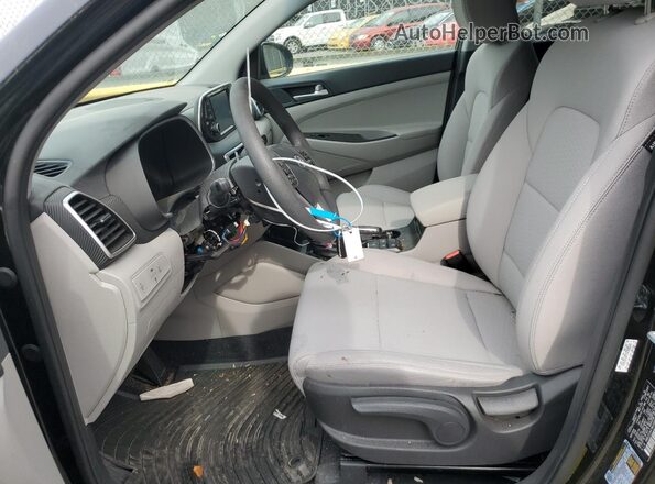 KM8J2CA47MU388548 2021 HYUNDAI TUCSON Черный Вид салона спереди