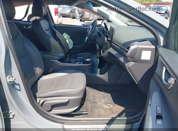 KMHC85LJ3LU061293 2020 HYUNDAI IONIQ ELECTRIC Серый Вид салона спереди