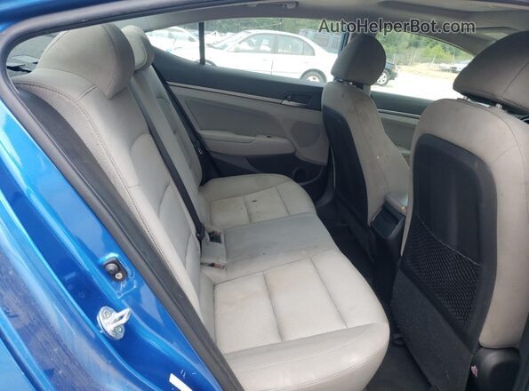 KMHD84LF3JU473026 2018 HYUNDAI ELANTRA Blue Widok tylnych siedzeń