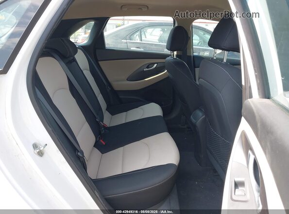 KMHH35LE5JU009796 2018 HYUNDAI ELANTRA GT Белый Вид наклейки с VIN-кодом
