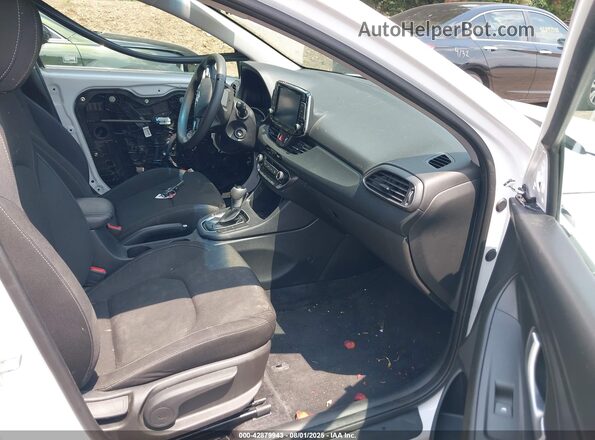 KMHH35LE5KU096729 2019 HYUNDAI ELANTRA GT White Вид салону спереду