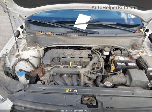 KMHRB8A32LU044891 2020 HYUNDAI VENUE Silver Rear view