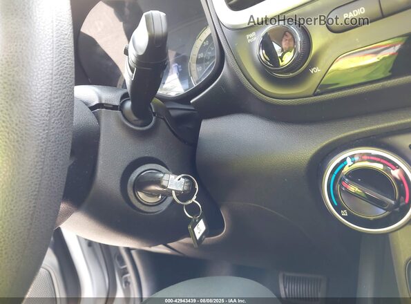 KMHRB8A32LU044891 2020 HYUNDAI VENUE Silver Dashboard view