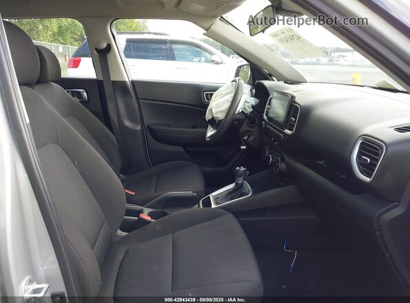 KMHRB8A32LU044891 2020 HYUNDAI VENUE Silver Front interior view