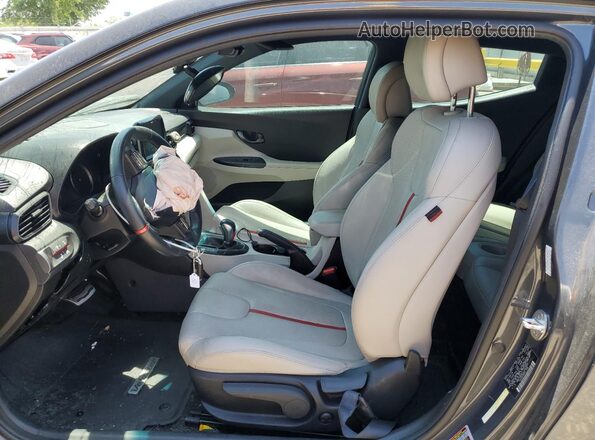 KMHTH6AB1LU022543 2020 HYUNDAI VELOSTER Серебряный Вид салона спереди