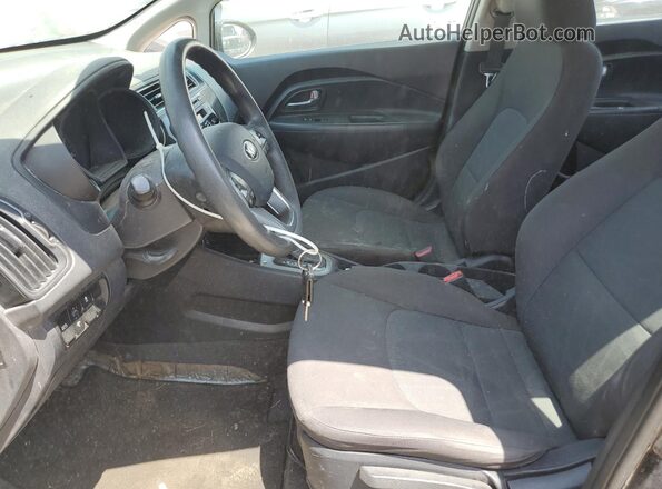 KNADM4A31H6005574 2017 KIA RIO Черный Вид салона спереди