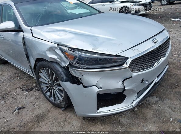 KNALC4J1XH5050385 2017 KIA CADENZA Silver Front view