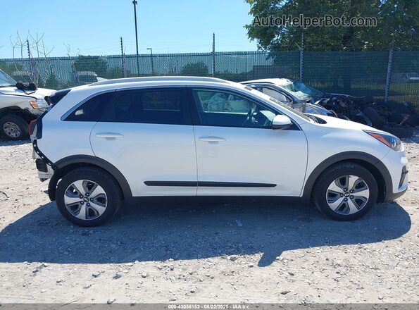 KNDCB3LC7L5427150 2020 KIA NIRO White Widok wnętrza z tyłu