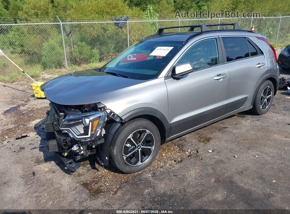 KNDCP3LE3S5235502 2025 KIA NIRO Silver Передня ліва чверть