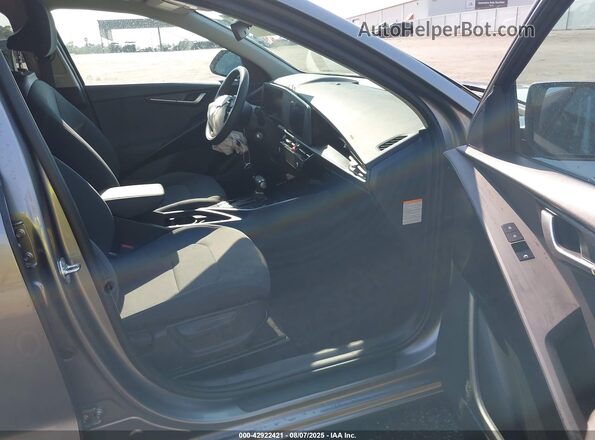 KNDCP3LE3S5235502 2025 KIA NIRO Silver Вид салону спереду