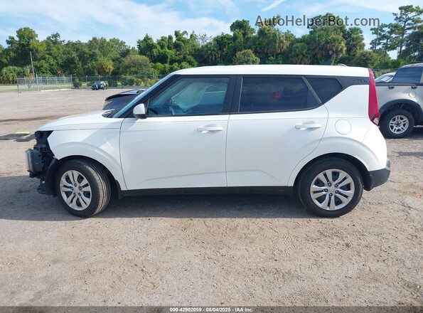 KNDJ23AU6M7143484 2021 KIA SOUL Белый Панорамный вид салона 360°
