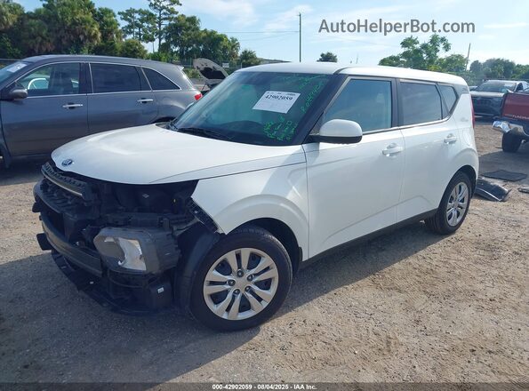 KNDJ23AU6M7143484 2021 KIA SOUL Белый Передняя левая четверть