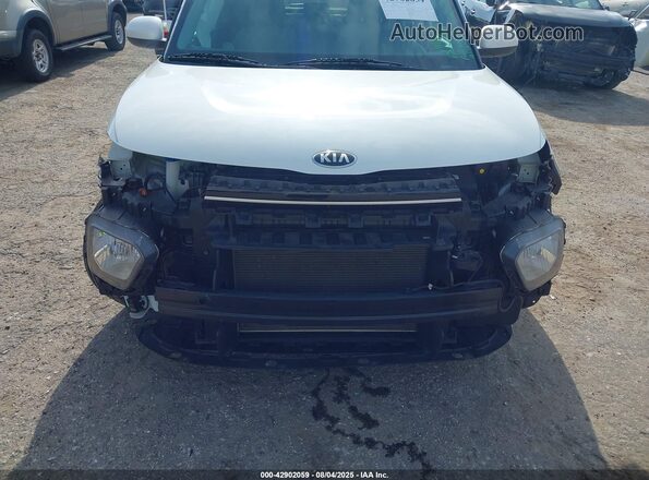 KNDJ23AU6M7143484 2021 KIA SOUL Белый Вид спереди