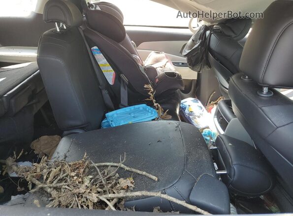 KNDNB4H34P6208220 2023 KIA CARNIVAL Black Rear seats view