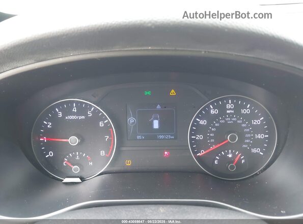 KNDPM3AC2J7341244 2018 KIA SPORTAGE Silver Widok tylnych siedzeń