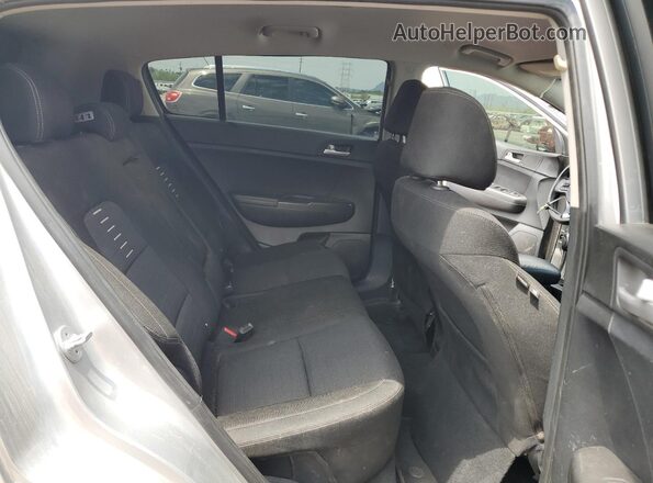 KNDPM3AC4J7354142 2018 KIA SPORTAGE Серый Вид задних сидений