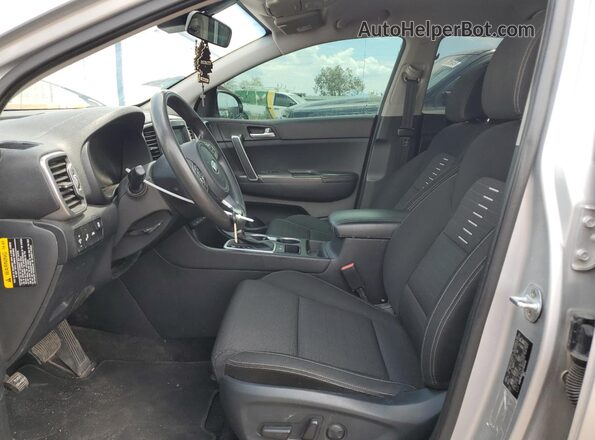 KNDPM3AC4J7354142 2018 KIA SPORTAGE Серый Вид салона спереди