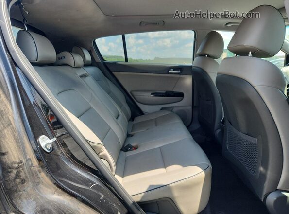 KNDPN3ACXJ7421145 2018 KIA SPORTAGE Black Widok wnętrza z tyłu