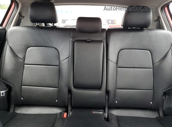 KNDPNCAC4J7405247 2018 KIA SPORTAGE Red Widok tylnych siedzeń