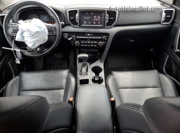 KNDPNCAC4J7405247 2018 KIA SPORTAGE Red Widok deski rozdzielczej