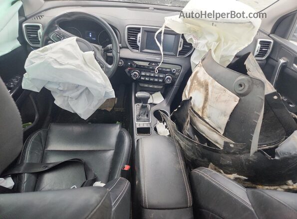 KNDPNCAC9J7311672 2018 KIA SPORTAGE Синий Вид панели приборов