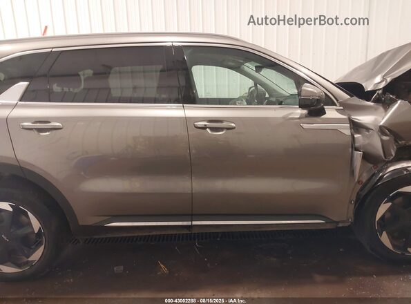 KNDRHDJG6S5333697 2025 KIA SORENTO HYBRID Gray Vista interior de 360 grados
