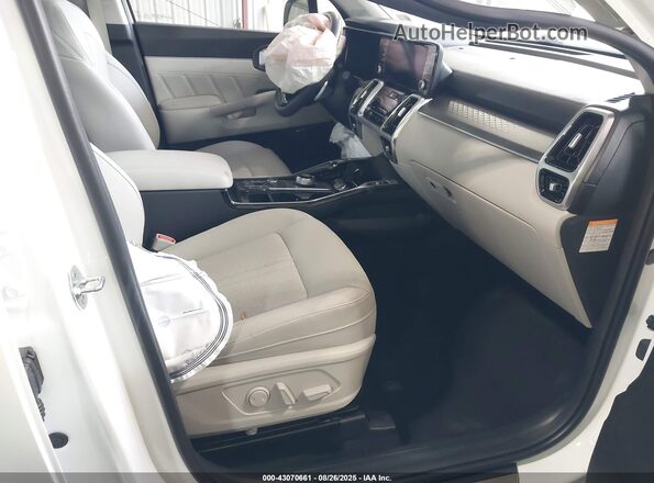 KNDRKDLG1P5145322 2023 KIA SORENTO HYBRID White Вид салону спереду
