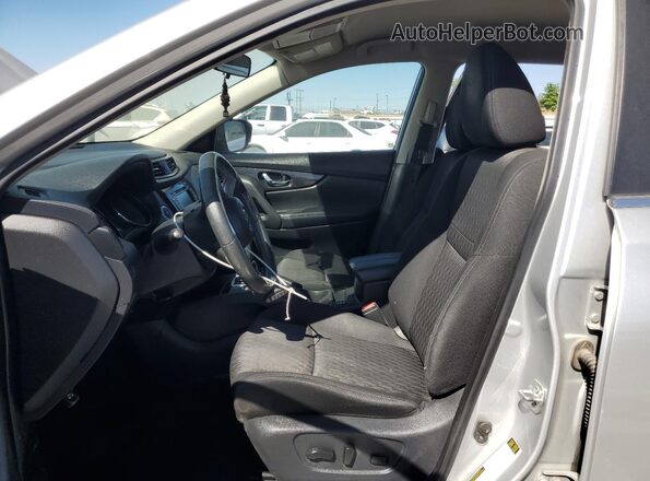 KNMAT2MV6JP540152 2018 NISSAN ROGUE Silver წინა სალონის ხედი