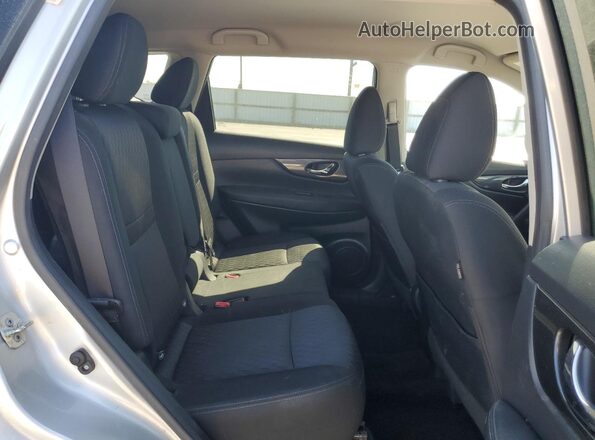 KNMAT2MV6JP540152 2018 NISSAN ROGUE Silver უკანა სალონის ხედი
