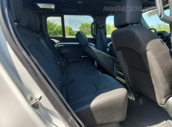 SALEJ7EX8S2383610 2025 LAND ROVER DEFENDER Белый Вид задних сидений