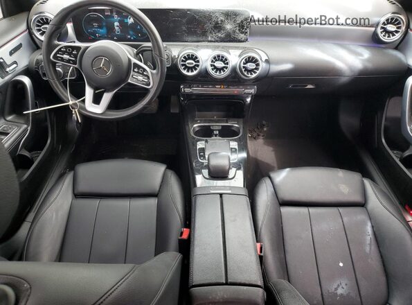 W1K3G4EB5LW044657 2020 MERCEDES-BENZ A Silver Vista del salpicadero