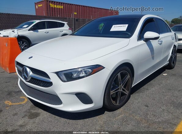 W1K3G4EB5NJ327222 2022 MERCEDES-BENZ A 220 Белый Передняя левая четверть