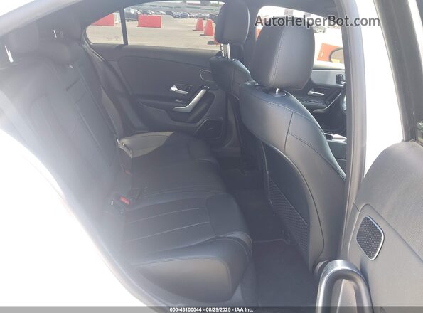 W1K3G4EB5NJ327222 2022 MERCEDES-BENZ A 220 Белый Вид наклейки с VIN-кодом
