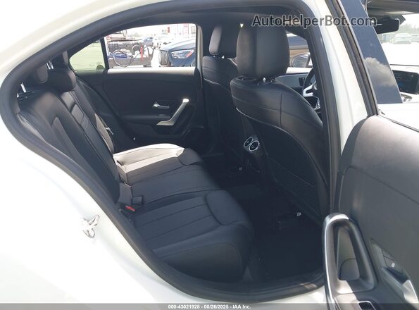 W1K3G4EB7LJ212733 2020 MERCEDES-BENZ A 220 Белый Вид наклейки с VIN-кодом