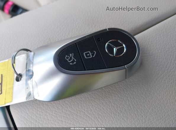 W1KAF4HB2PR142524 2023 MERCEDES-BENZ C-CLASS Black Առջևի վահանակի տեսք
