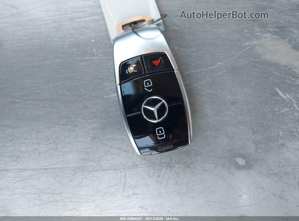 W1KZF8EB4MA892483 2021 MERCEDES-BENZ E-CLASS Белый Вид панели приборов
