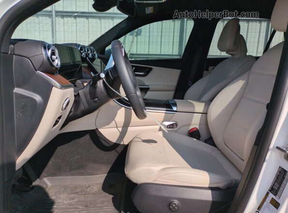 W1NKM4HB8PU013391 2023 MERCEDES-BENZ GLC-CLASS White Front interior view