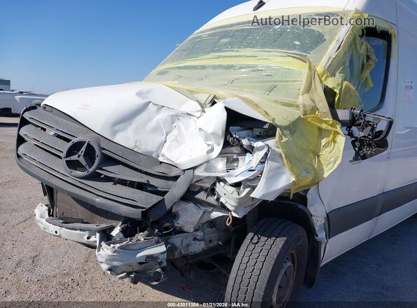 W1Y4KDHY0RT175675 2024 MERCEDES-BENZ SPRINTER White Widok z przodu