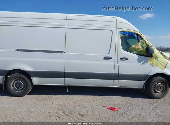 W1Y4KDHY0RT175675 2024 MERCEDES-BENZ SPRINTER White Widok wnętrza z tyłu
