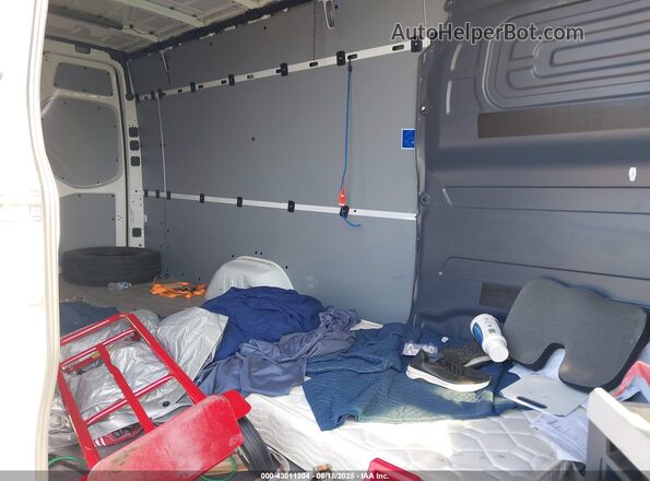 W1Y4KDHY0RT175675 2024 MERCEDES-BENZ SPRINTER White Widok naklejki z numerem VIN