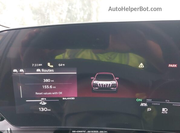 WA124BGF0SA042016 2025 AUDI Q6 E-TRON Gray Widok tylnych siedzeń