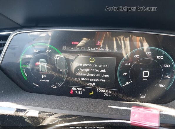 WA14AAGE4RB035237 2024 AUDI Q8 E-TRON Gray Vista de los asientos traseros
